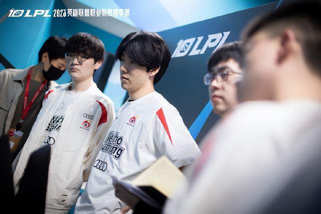 分球迷和媒 分球迷和媒