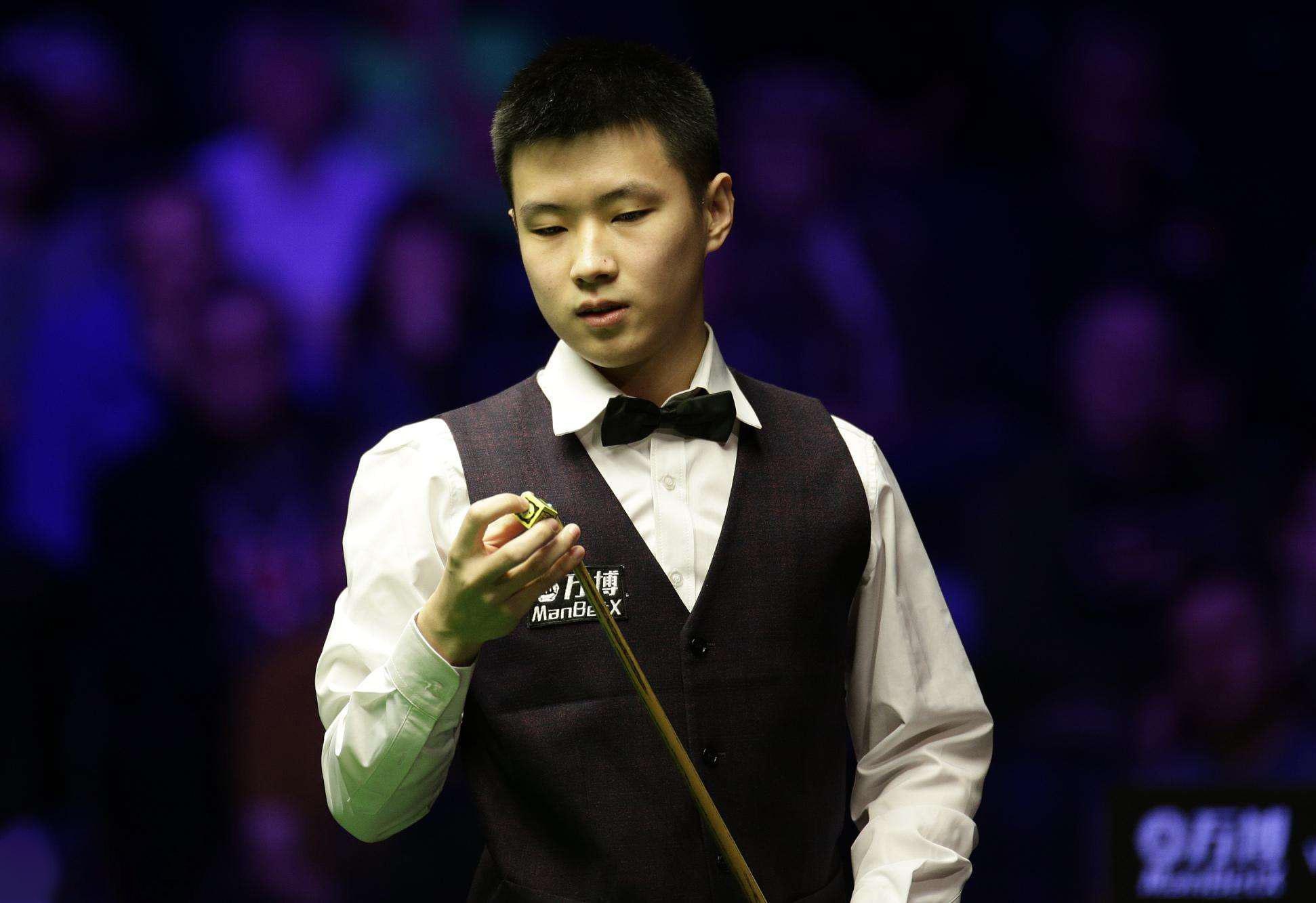 疑是对他自 疑是对他自